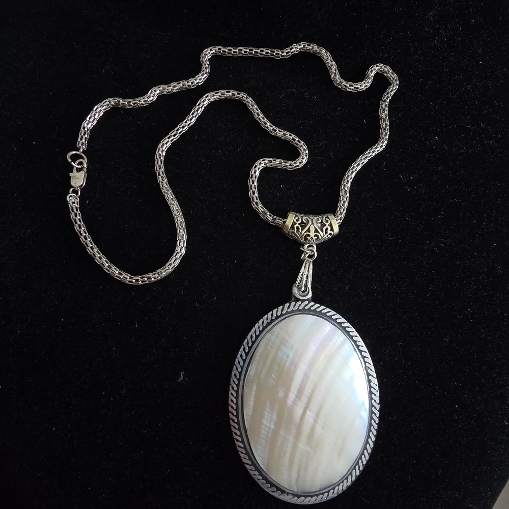 Vintage Silver Necklace with Oval mother of pearl Pendant
